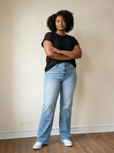 Load image into Gallery viewer, Extended High Rise Straight Jeans – Light Wash