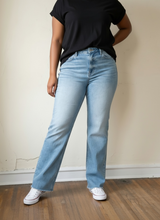 Load image into Gallery viewer, Extended High Rise Straight Jeans – Light Wash