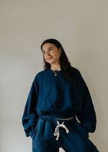 Load image into Gallery viewer, Pia Cropped Balloon Sweatshirt | Midnight Navy