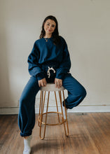 Load image into Gallery viewer, Pia Cropped Balloon Sweatshirt | Midnight Navy