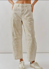 Load image into Gallery viewer, Ivory Denim Barrel Jeans