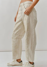 Load image into Gallery viewer, Ivory Denim Barrel Jeans