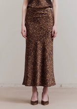 Load image into Gallery viewer, Leopard Mermaid Fit Maxi Skirt