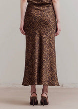 Load image into Gallery viewer, Leopard Mermaid Fit Maxi Skirt