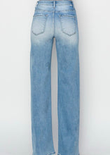 Load image into Gallery viewer, Plus Size High Rise Straight Jeans – Light Wash