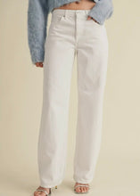 Load image into Gallery viewer, Optic White Relaxed Straight Jeans