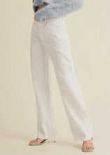 Load image into Gallery viewer, Optic White Relaxed Straight Jeans