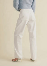 Load image into Gallery viewer, Optic White Relaxed Straight Jeans