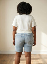 Load image into Gallery viewer, Extended Size Everyday Ease Side Ruched Tee