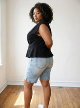 Load image into Gallery viewer, Extended Size Sculpted Grace Twist Top