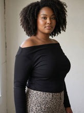 Load image into Gallery viewer, Extended Size Off Duty Off Shoulder Knit Top