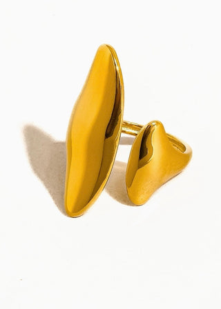 18K gold abstract Danielle ring by Flânerie by Maiq featuring modern, artistic design with sleek curves and a polished finish.
