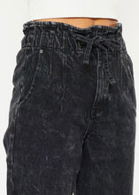 Load image into Gallery viewer, Black Paperbag Waist Mom Jean
