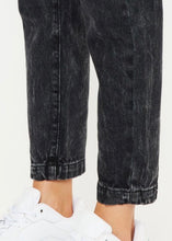 Load image into Gallery viewer, Black Paperbag Waist Mom Jean
