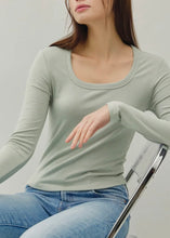 Load image into Gallery viewer, Basic Scoop Neck Long Sleeve Top
