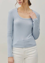 Load image into Gallery viewer, Basic Scoop Neck Long Sleeve Top
