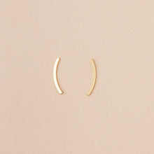 Load image into Gallery viewer, Comet Curve Refined Earring
