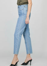Load image into Gallery viewer, Cello High Rise Mom Jeans
