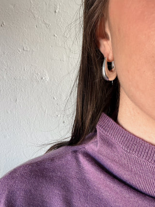 Quinn 18K Classic Droplet Hoop Earring | Silver