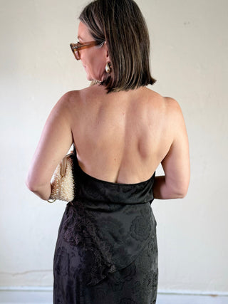 Vero Moda Kira Lace Halter Top in SSLV style, featuring delicate lace details and a stylish halter neckline.