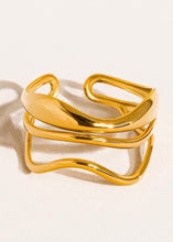 Load image into Gallery viewer, 18K Abstract Ozzy Ring
