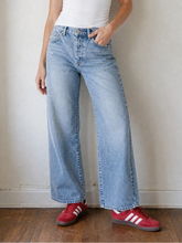 Load image into Gallery viewer, Just Black Denim Medium Wash Barrel Jean Twist

