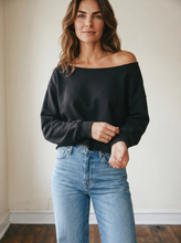 Load image into Gallery viewer, Stroll Cropped Pullover | Black
