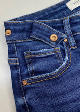 Load image into Gallery viewer, Extended Risen Ankle Straight Leg Jeans

