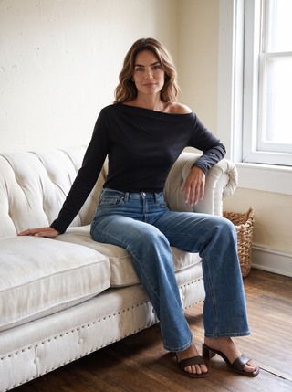 Contour Drape Asymmetrical Knit Top | Black 