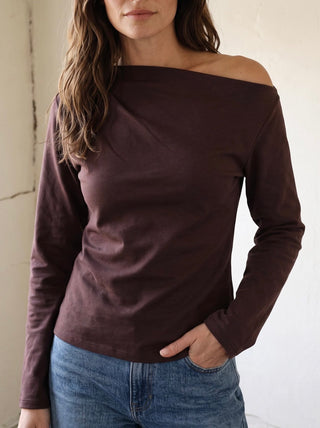 Contour Drape Asymmetrical Knit Top | Maroon 