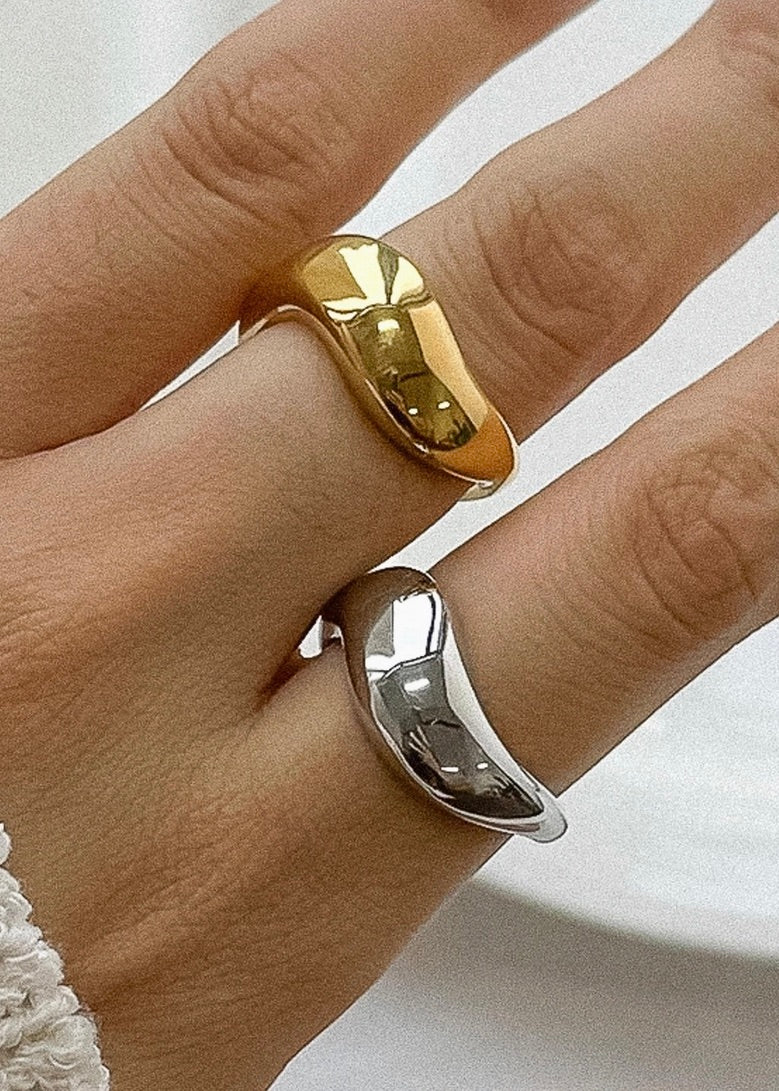 18K Classic Wavy Erin Ring | Silver