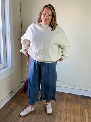 Extended Size Ruffle Road Denim Capris