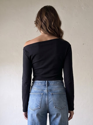 Contour Drape Asymmetrical Knit Top | Black