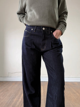 Uptown Pleated Barrel Jeans