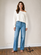 Load image into Gallery viewer, Stroll Cropped Pullover | Whip Cream

