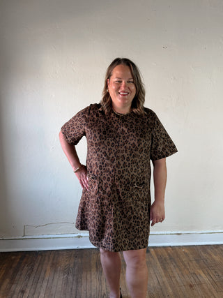 Extended size ENTRO equestrian leopard shift dress, stylish and comfortable with a bold leopard print, perfect for casual wear.