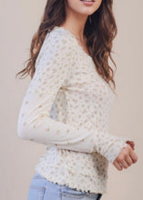 Load image into Gallery viewer, Pink + White Floral Printed Lettuce Hem Fitted Knit Top
