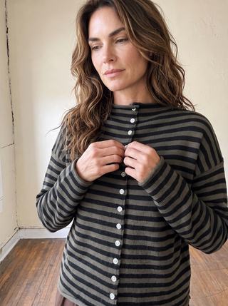 Elina Striped Collar Knit Top | Black/Olive