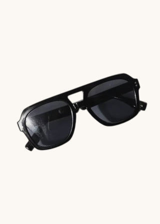 Black plastic square aviator sunglasses with black lenses and retro style, by FASHION CITY MWA.