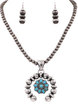Load image into Gallery viewer, Concho Crescent Necklace Set

