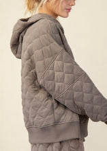 Load image into Gallery viewer, Nola Quilted Quarter Zip Hoodie | Taupe
