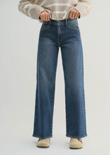 Load image into Gallery viewer, Just Black Denim Mid Rise Slim Wide Leg Jeans
