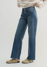 Load image into Gallery viewer, Just Black Denim Mid Rise Slim Wide Leg Jeans
