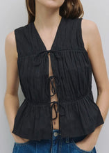 Load image into Gallery viewer, Dunst Tie Front Top
