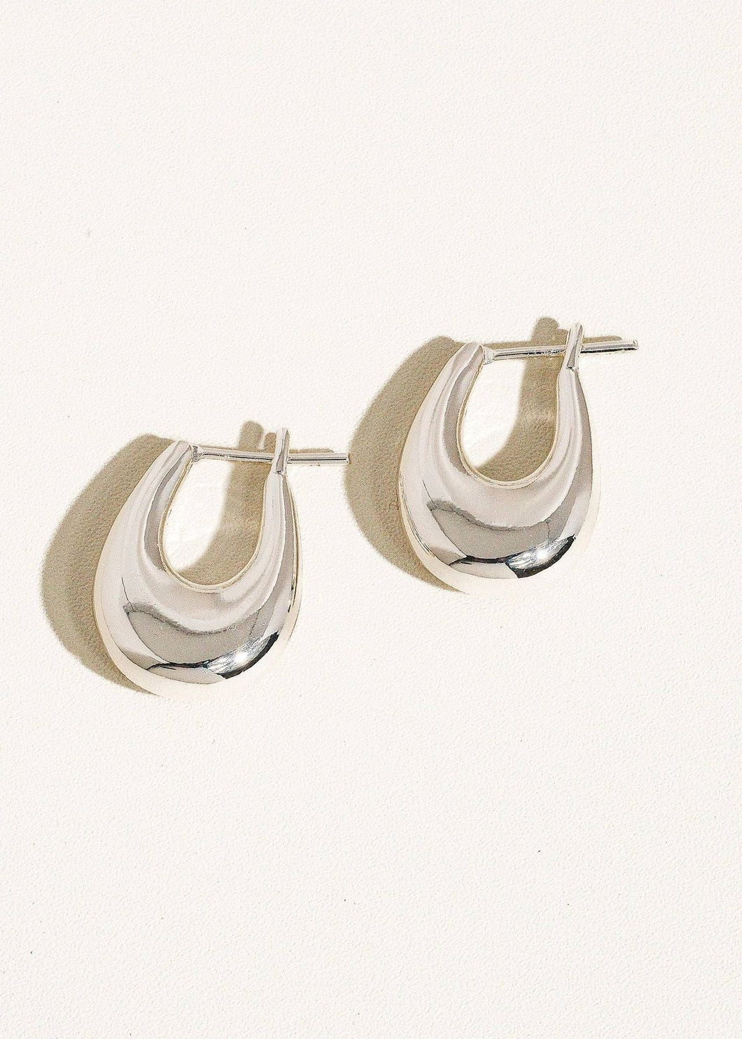 Quinn 18K Classic Droplet Hoop Earring | Silver