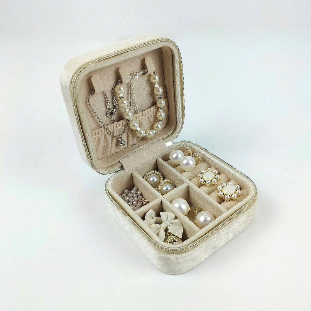 Travel Portable Velvet Jewelry Storage Case | White