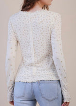 Load image into Gallery viewer, Blue + White Floral Printed Lettuce Hem Fitted Knit Top
