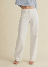 Load image into Gallery viewer, Optic White Relaxed Straight Jeans
