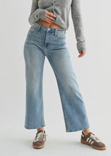 Load image into Gallery viewer, High Rise Slim Wide Leg Jeans
