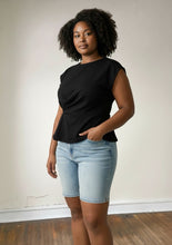 Load image into Gallery viewer, Extended Size Sculpted Grace Twist Top

